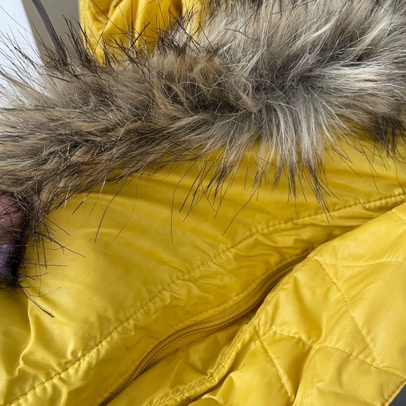 True Religion mustard yellow vest with detachable hood size medium - Picture 9 of 9